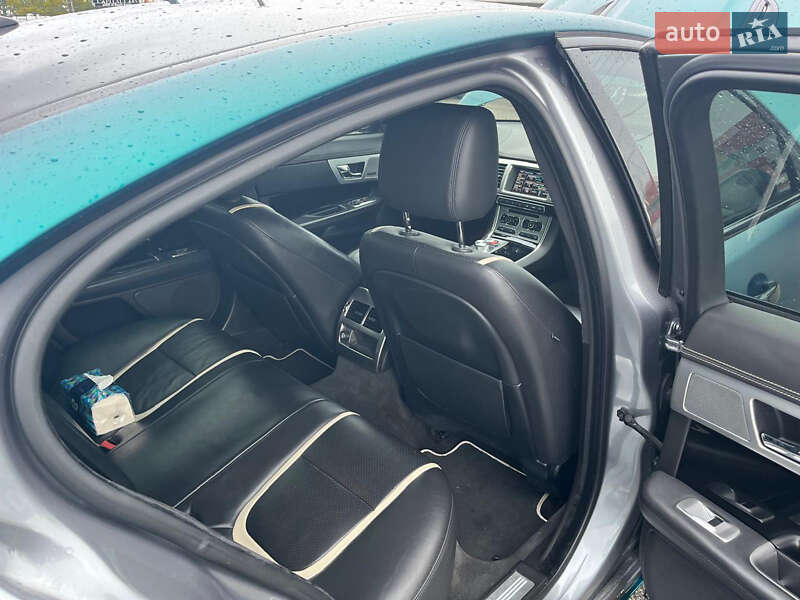 Седан Jaguar XF 2014 в Києві
