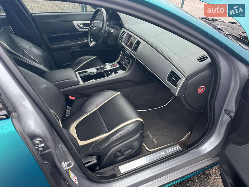 Седан Jaguar XF 2014 в Києві