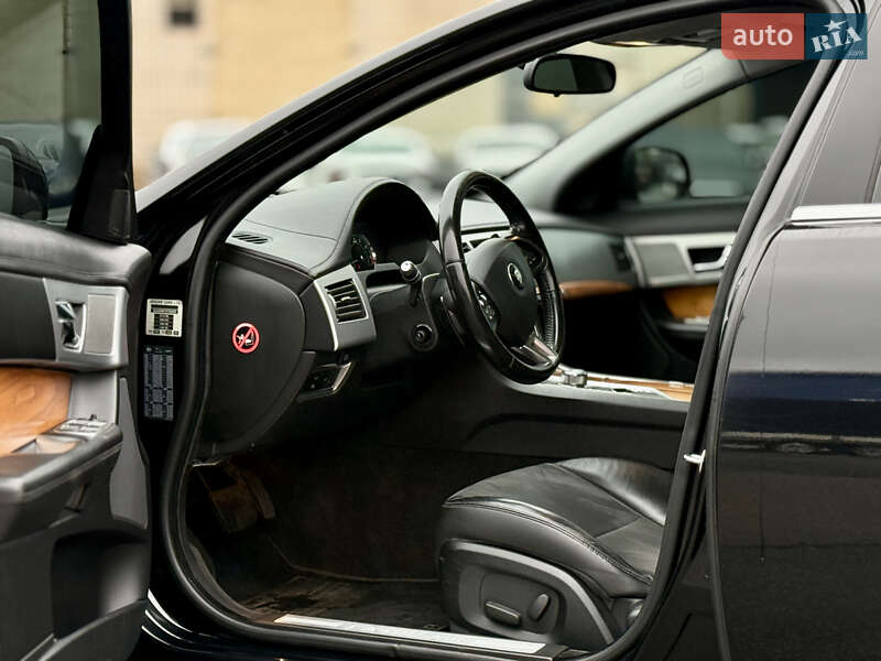 Седан Jaguar XF 2012 в Киеве фото 9 Седан Jaguar XF 2012 в Киеве