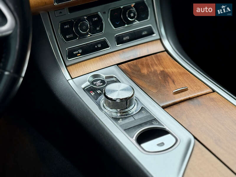 Седан Jaguar XF 2012 в Киеве фото 17 Седан Jaguar XF 2012 в Киеве