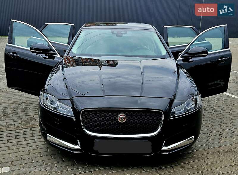 Седан Jaguar XF 2016 в Киеве