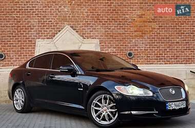 Седан Jaguar XF 2011 в Львові