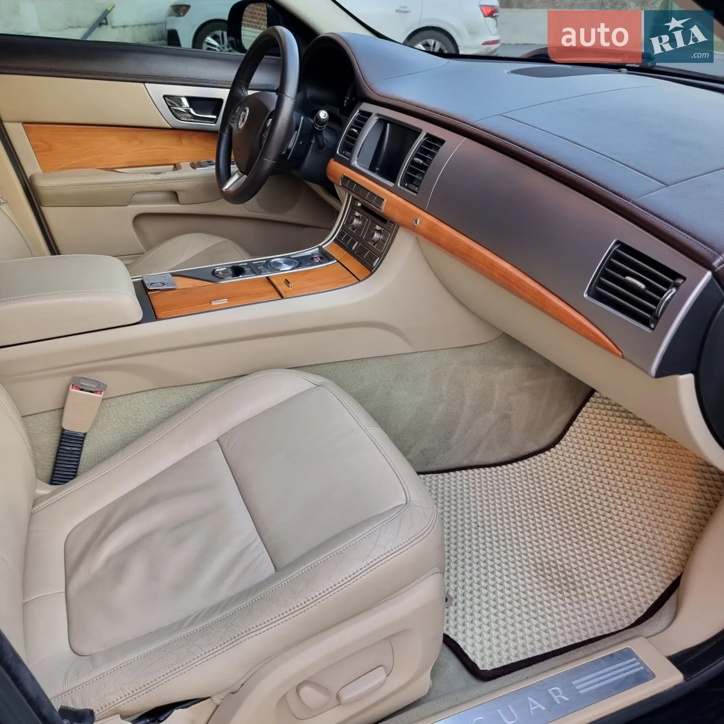 2011 Jaguar XF - мініатюра 22