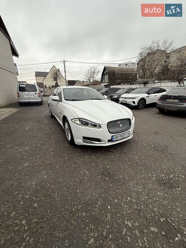Седан Jaguar XF 2014 в Житомире