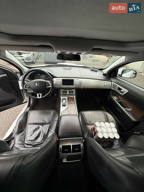 Седан Jaguar XF 2014 в Житомире