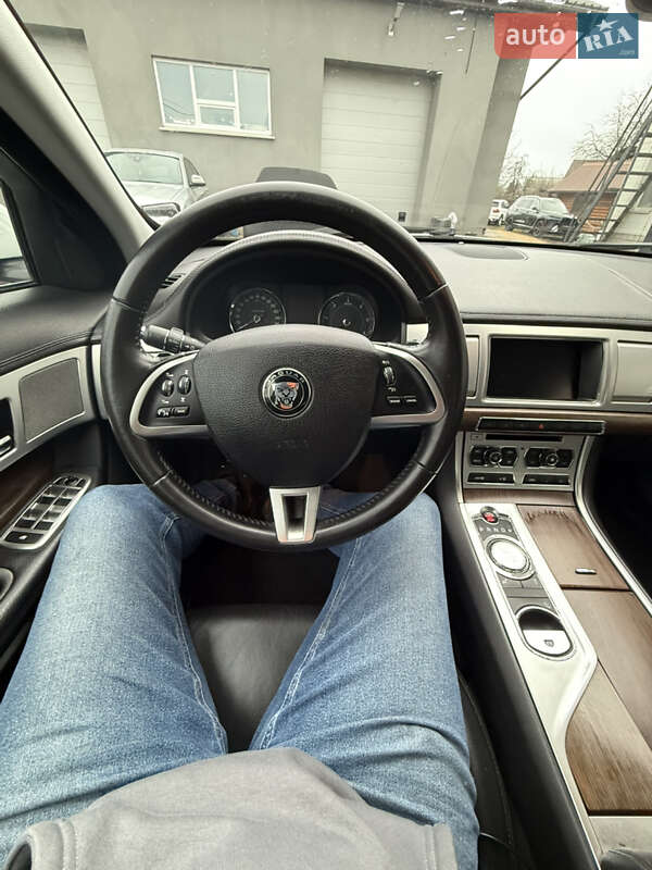Седан Jaguar XF 2014 в Житомире