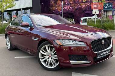 Седан Jaguar XF 2016 в Києві