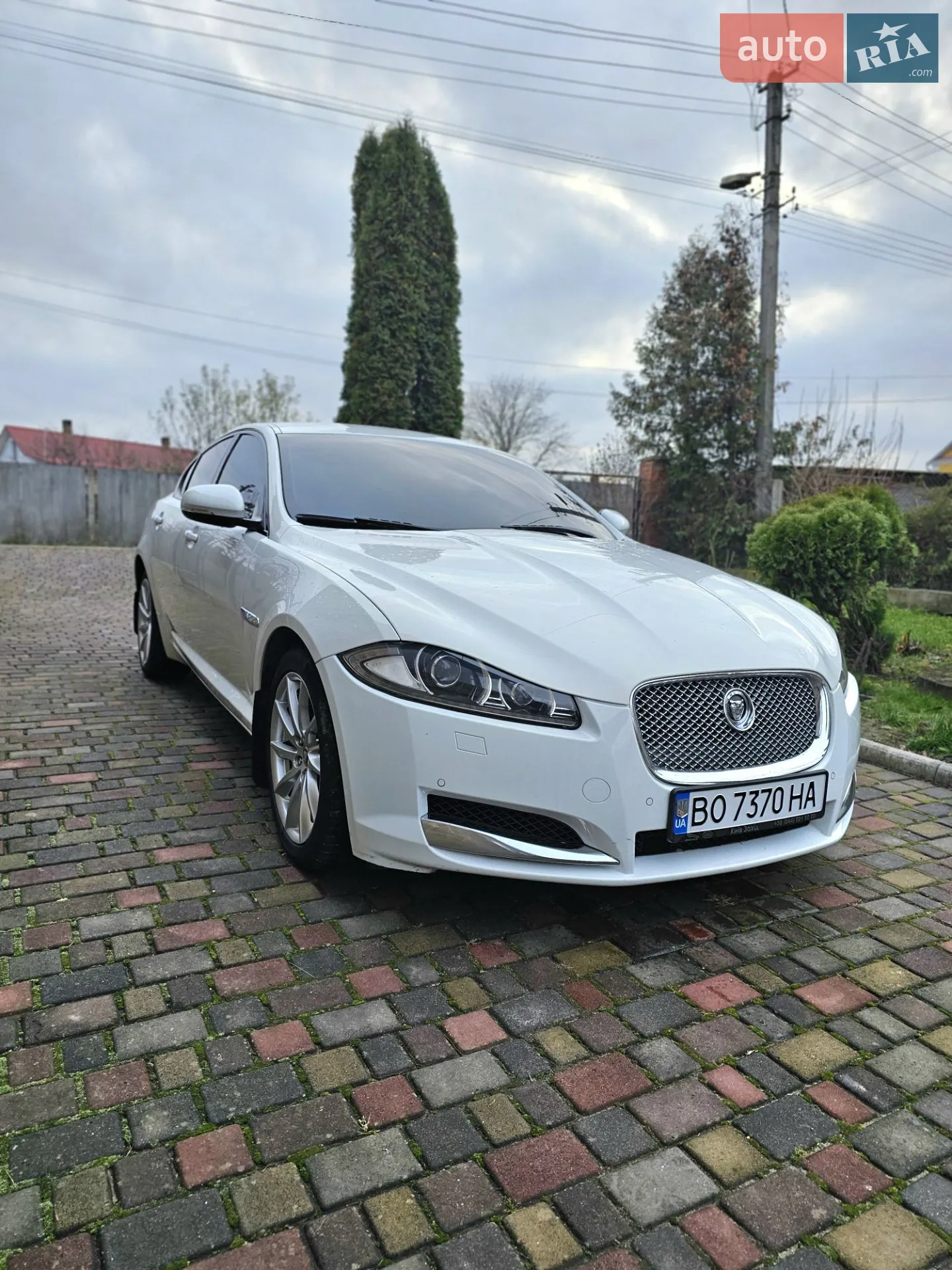 2012 Jaguar XF - мініатюра 2