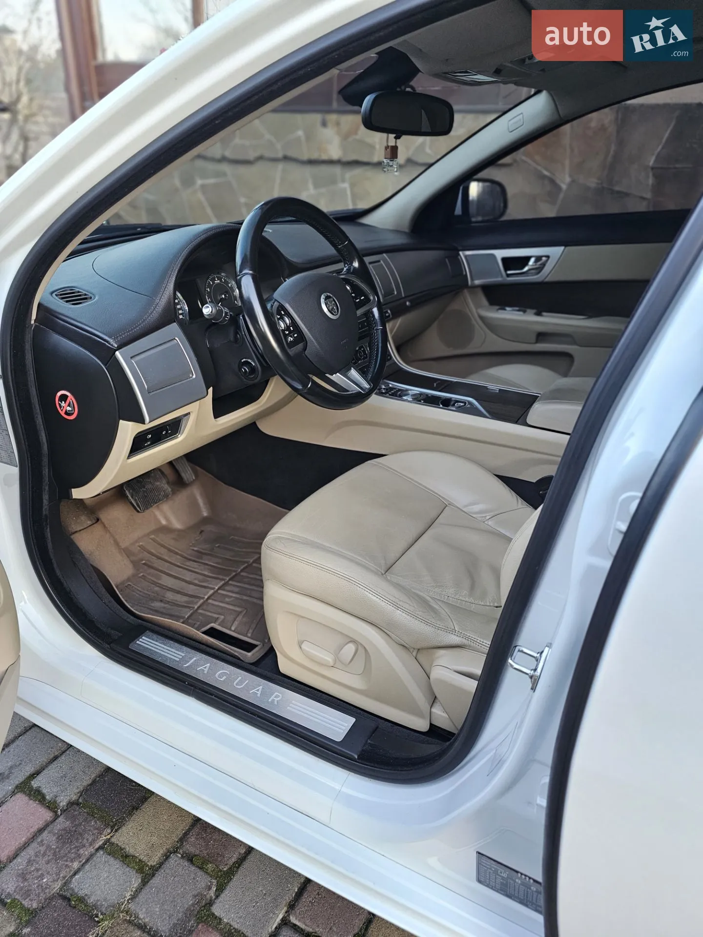 2012 Jaguar XF - мініатюра 19