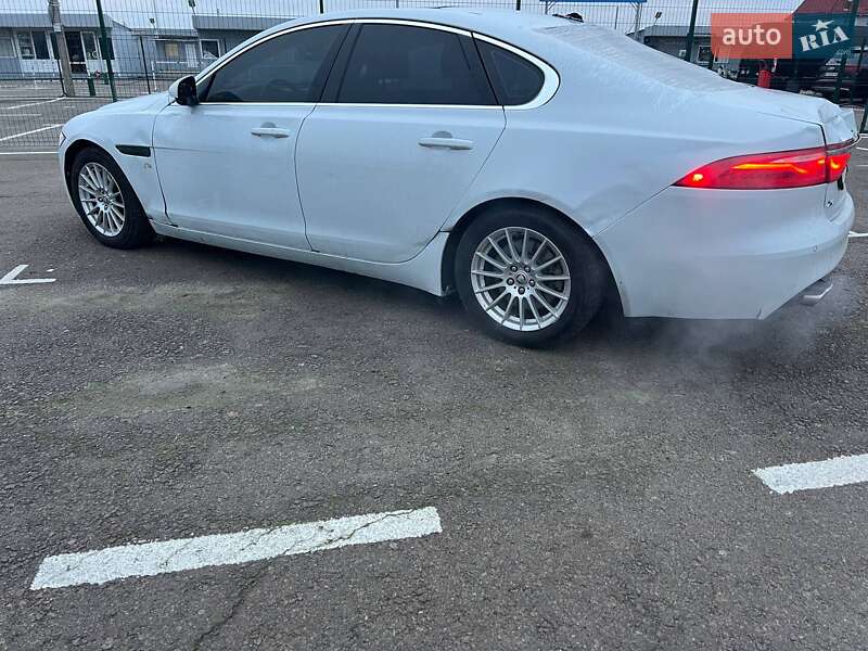 Седан Jaguar XF 2015 в Киеве