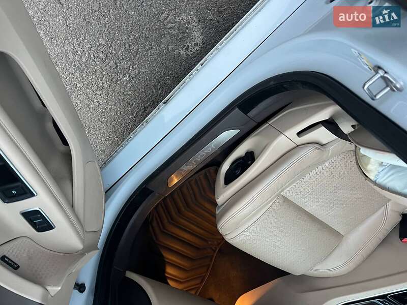 Седан Jaguar XF 2015 в Киеве