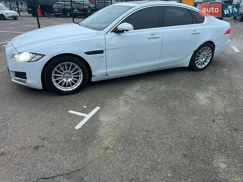 Седан Jaguar XF 2015 в Киеве