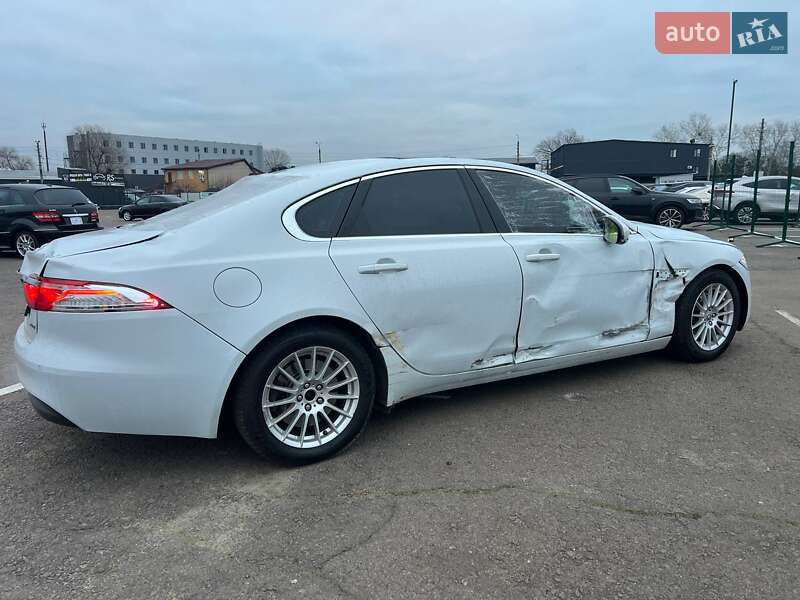 Седан Jaguar XF 2015 в Киеве