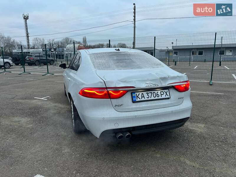Седан Jaguar XF 2015 в Киеве