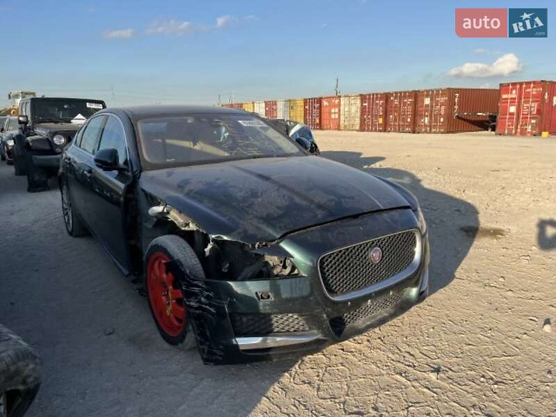 Седан Jaguar XF 2016 в Броварах