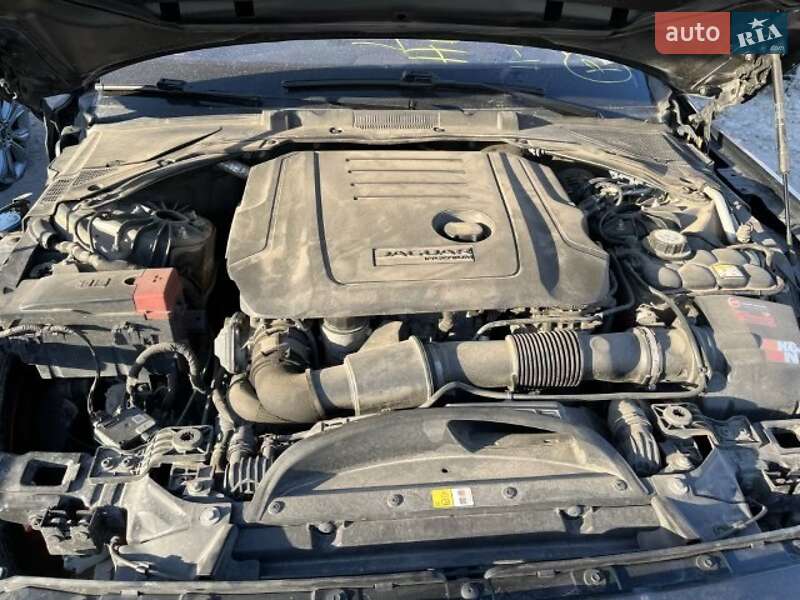 Седан Jaguar XF 2016 в Броварах