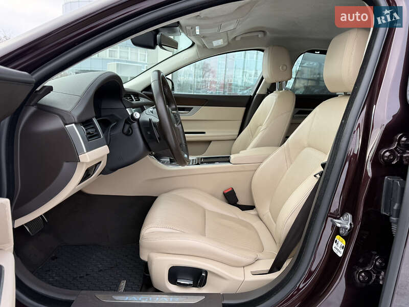 Седан Jaguar XF 2019 в Харкові