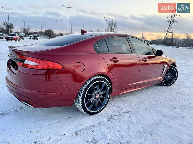 Седан Jaguar XF 2015 в Киеве