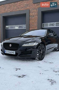 Седан Jaguar XF 2016 в Чернівцях