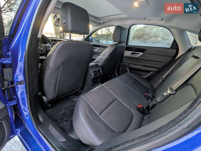 Седан Jaguar XF 2016 в Млинове фото 11 Седан Jaguar XF 2016 в Млинове