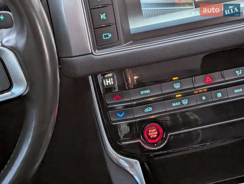 Седан Jaguar XF 2016 в Млинове фото 29 Седан Jaguar XF 2016 в Млинове