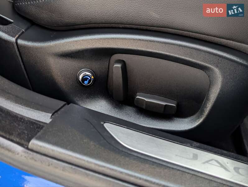 Седан Jaguar XF 2016 в Млинове фото 40 Седан Jaguar XF 2016 в Млинове