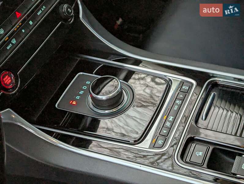 Седан Jaguar XF 2016 в Млинове фото 56 Седан Jaguar XF 2016 в Млинове