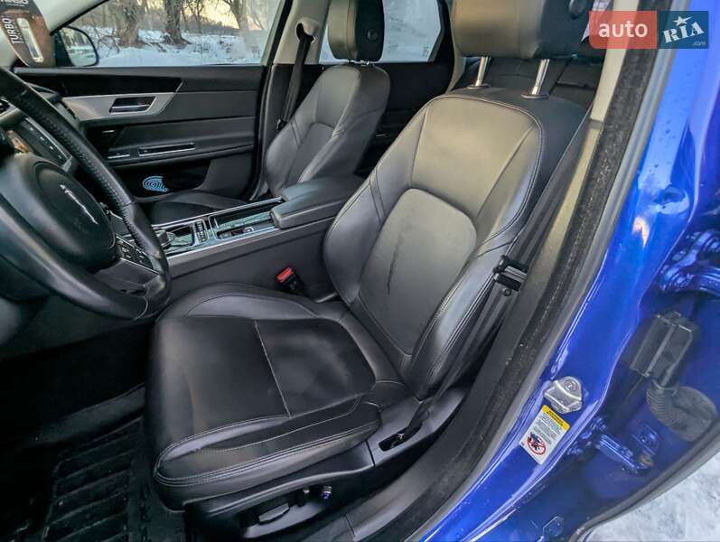 Седан Jaguar XF 2016 в Млинове фото 64 Седан Jaguar XF 2016 в Млинове