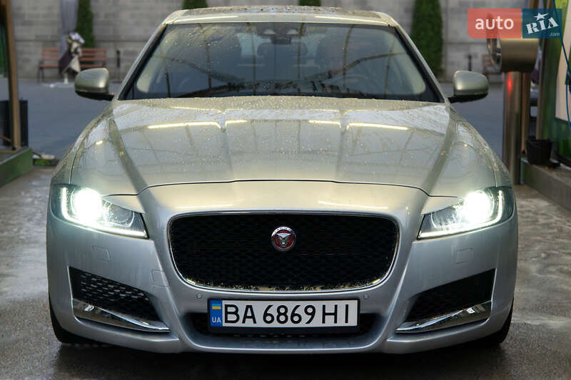 Jaguar XF 2015