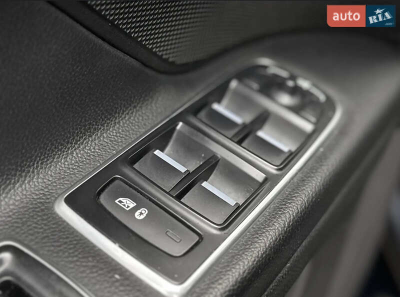 Седан Jaguar XF 2016 в Киеве