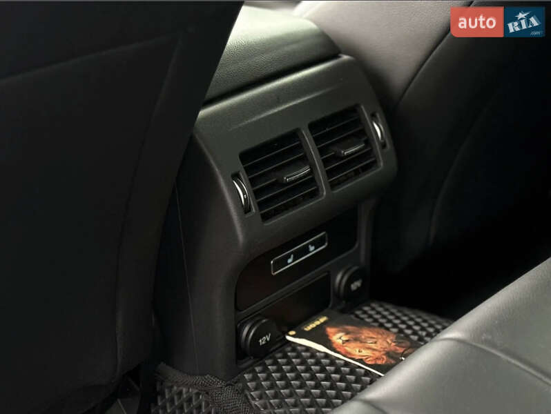 Седан Jaguar XF 2016 в Киеве