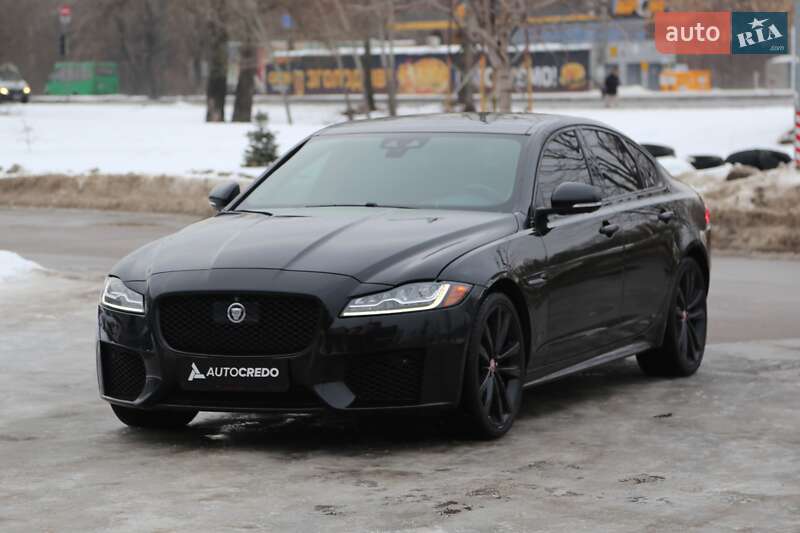 Седан Jaguar XF 2015 в Киеве