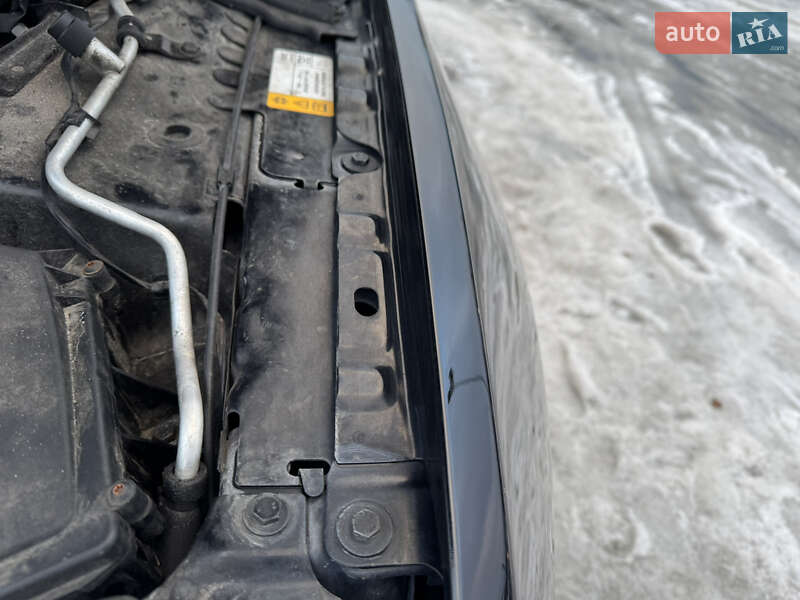 Седан Jaguar XF 2014 в Киеве