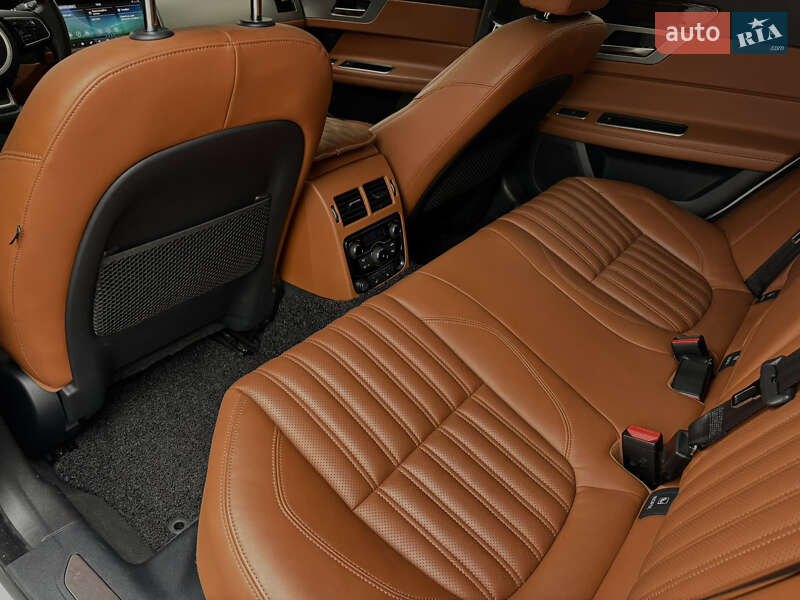 Седан Jaguar XF 2016 в Киеве