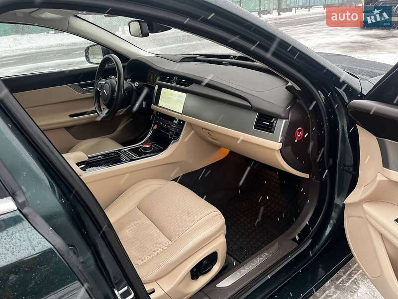 Седан Jaguar XF 2016 в Киеве фото 31 Седан Jaguar XF 2016 в Киеве