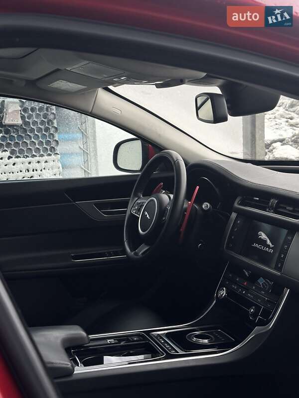 Седан Jaguar XF 2016 в Києві