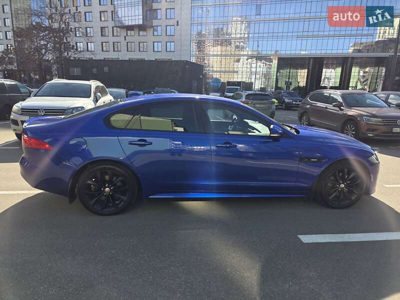Седан Jaguar XF 2017 в Киеве