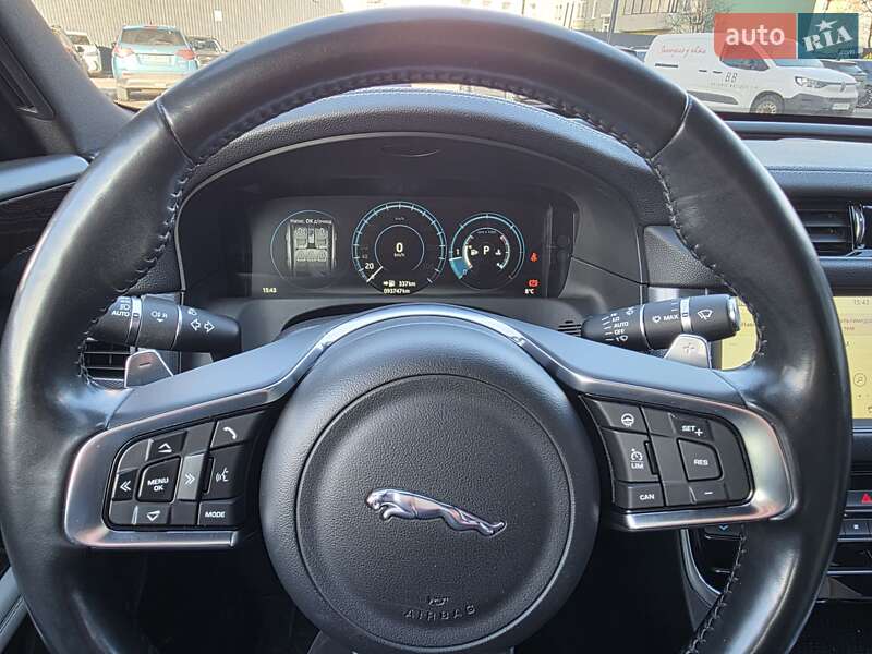 Седан Jaguar XF 2017 в Киеве
