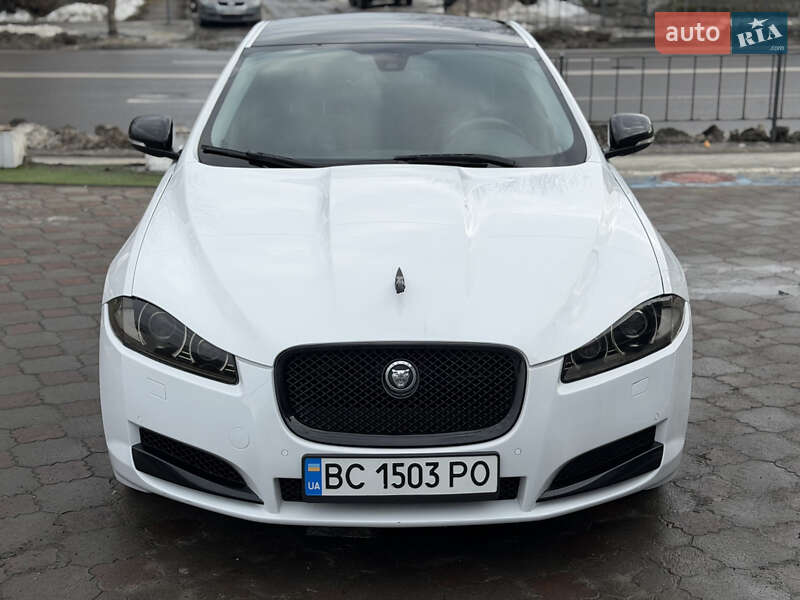Седан Jaguar XF 2013 в Львове