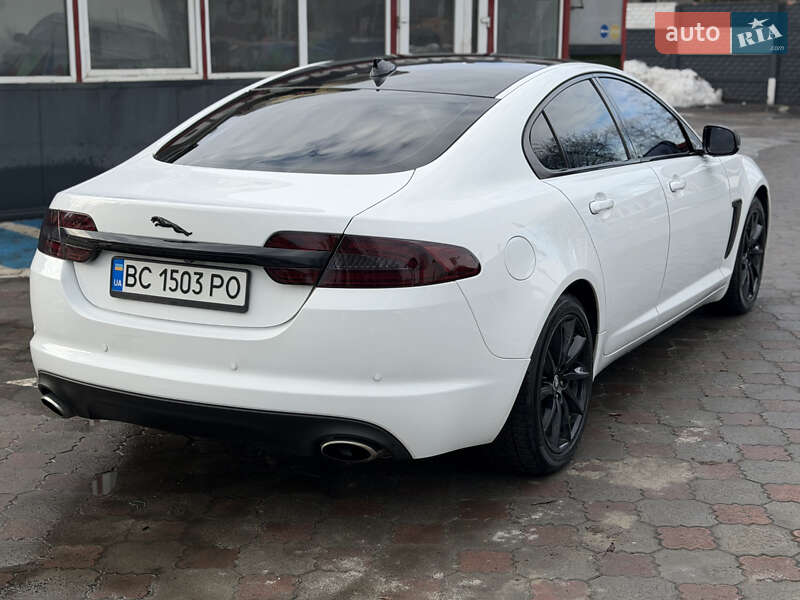 Седан Jaguar XF 2013 в Львове
