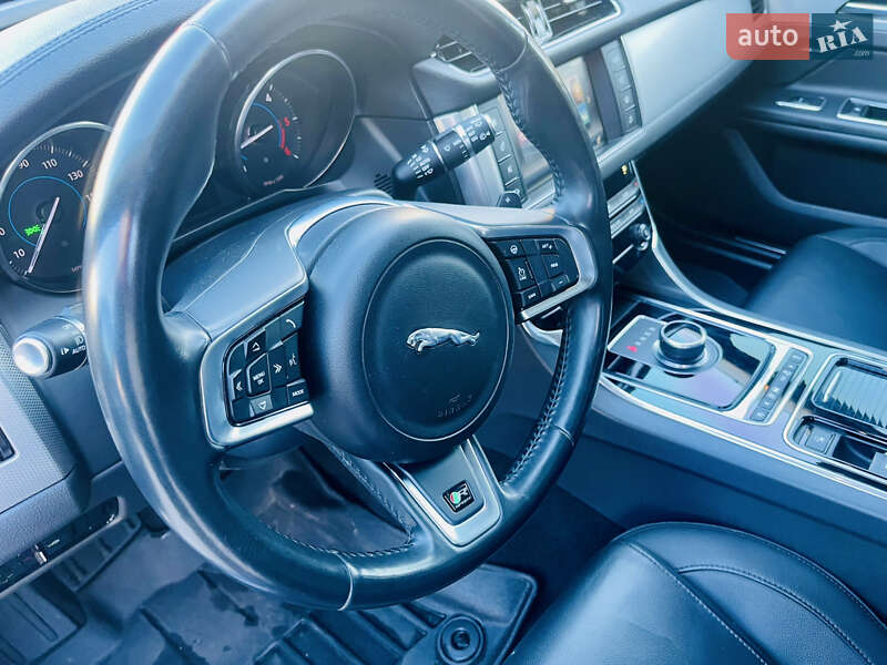 Седан Jaguar XF 2016 в Ровно фото 12 Седан Jaguar XF 2016 в Ровно