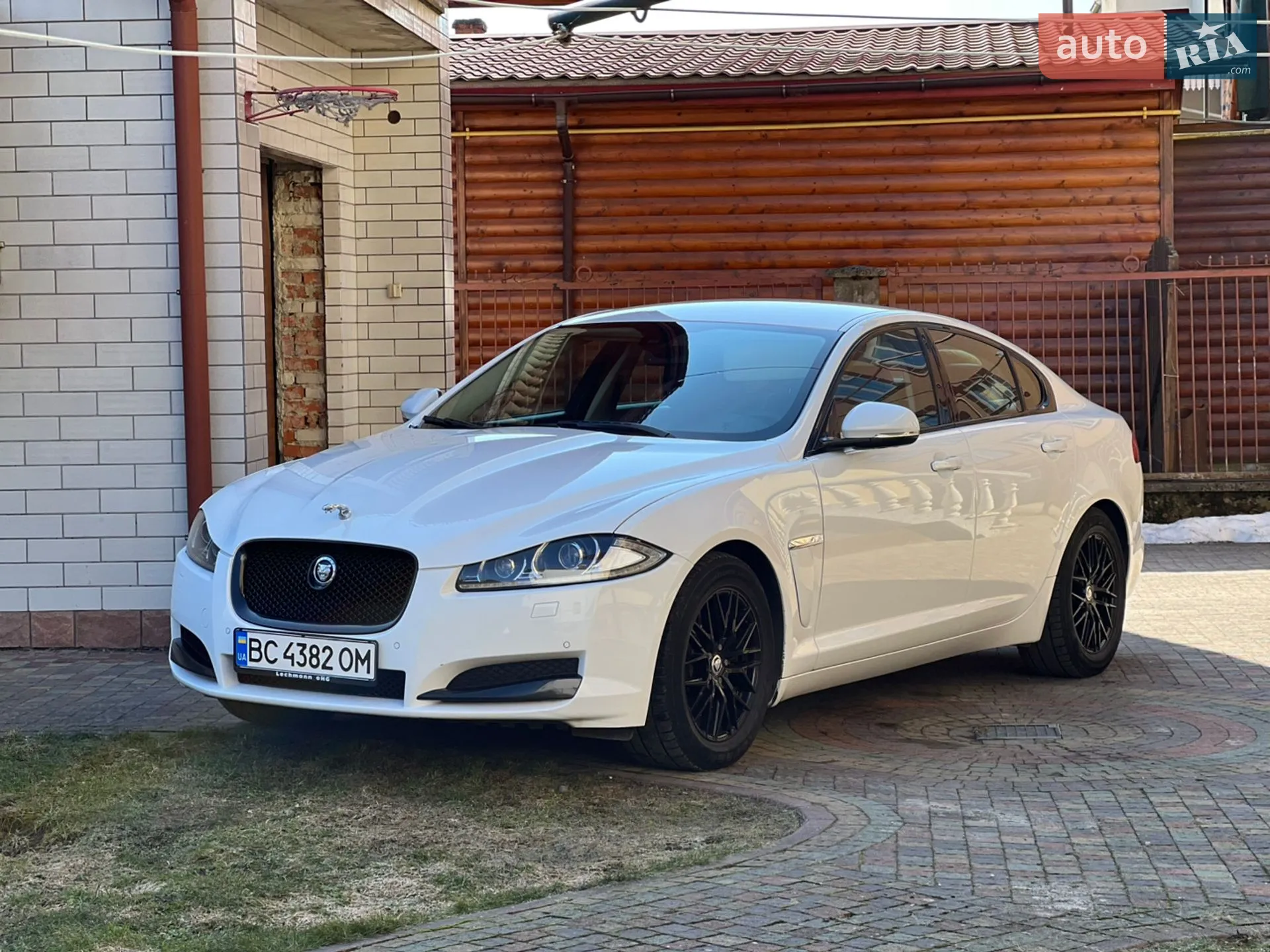 2012 Jaguar XF - мініатюра 13