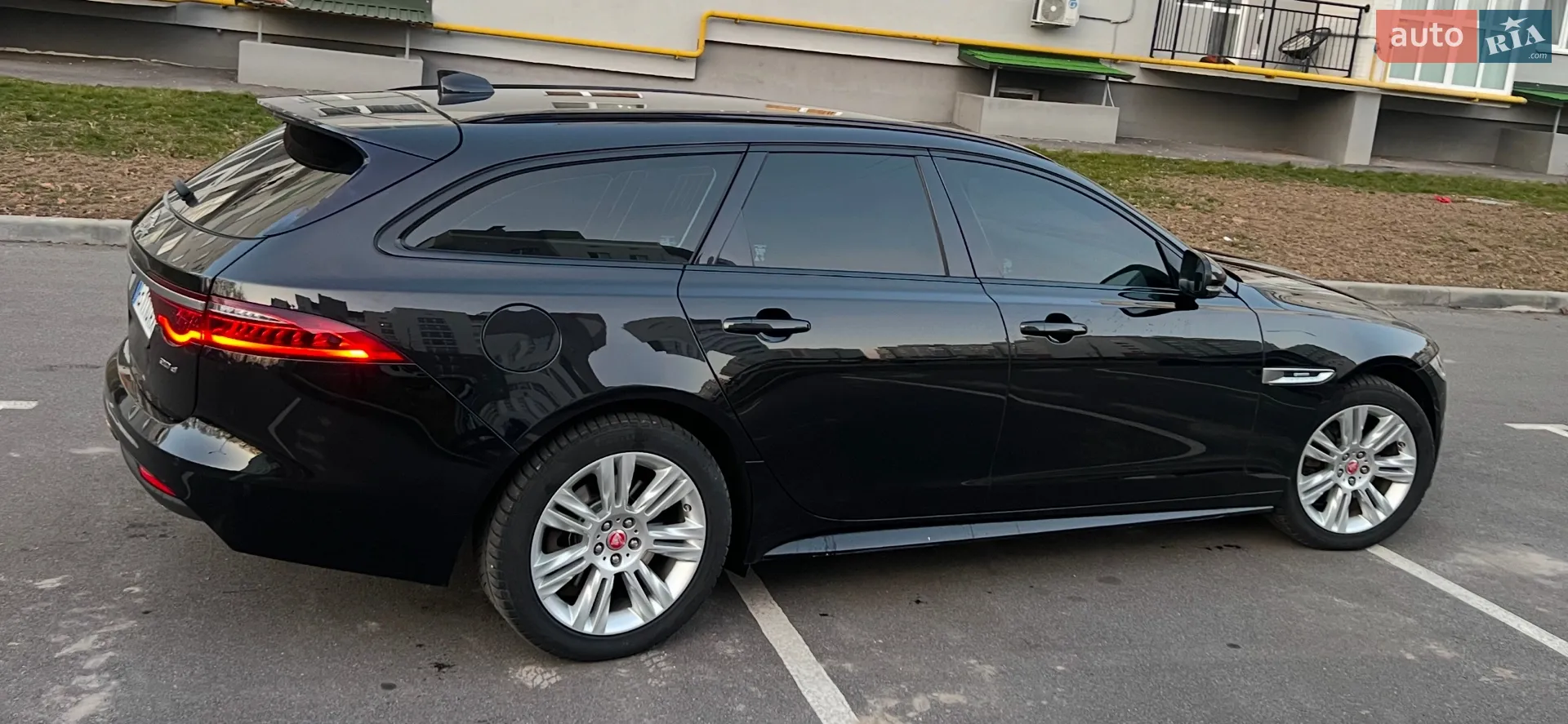 2019 Jaguar XF - мініатюра 2
