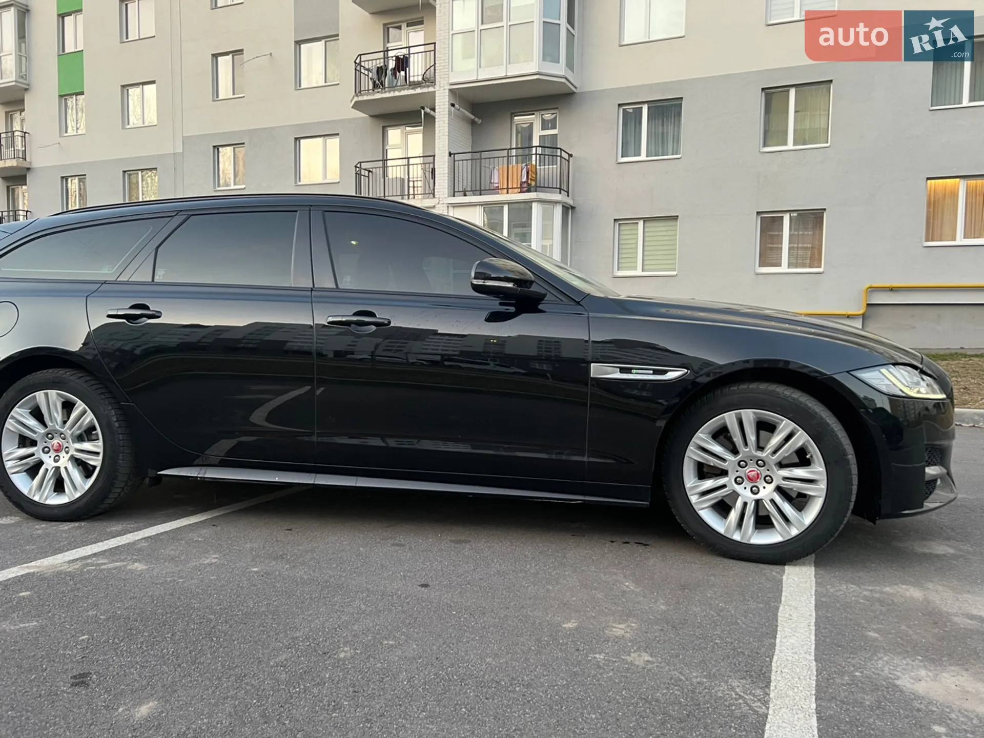 2019 Jaguar XF - мініатюра 14