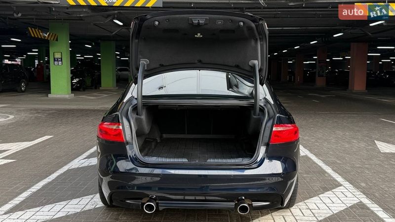 Седан Jaguar XF 2015 в Киеве