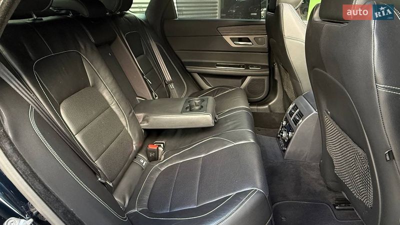 Седан Jaguar XF 2015 в Киеве
