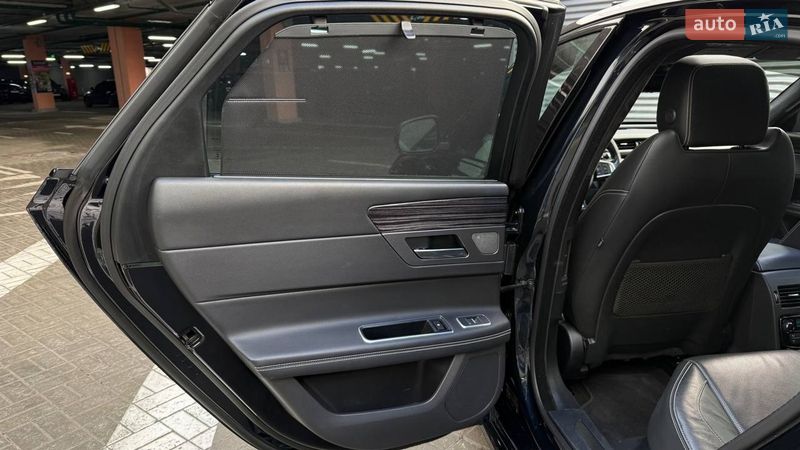 Седан Jaguar XF 2015 в Киеве