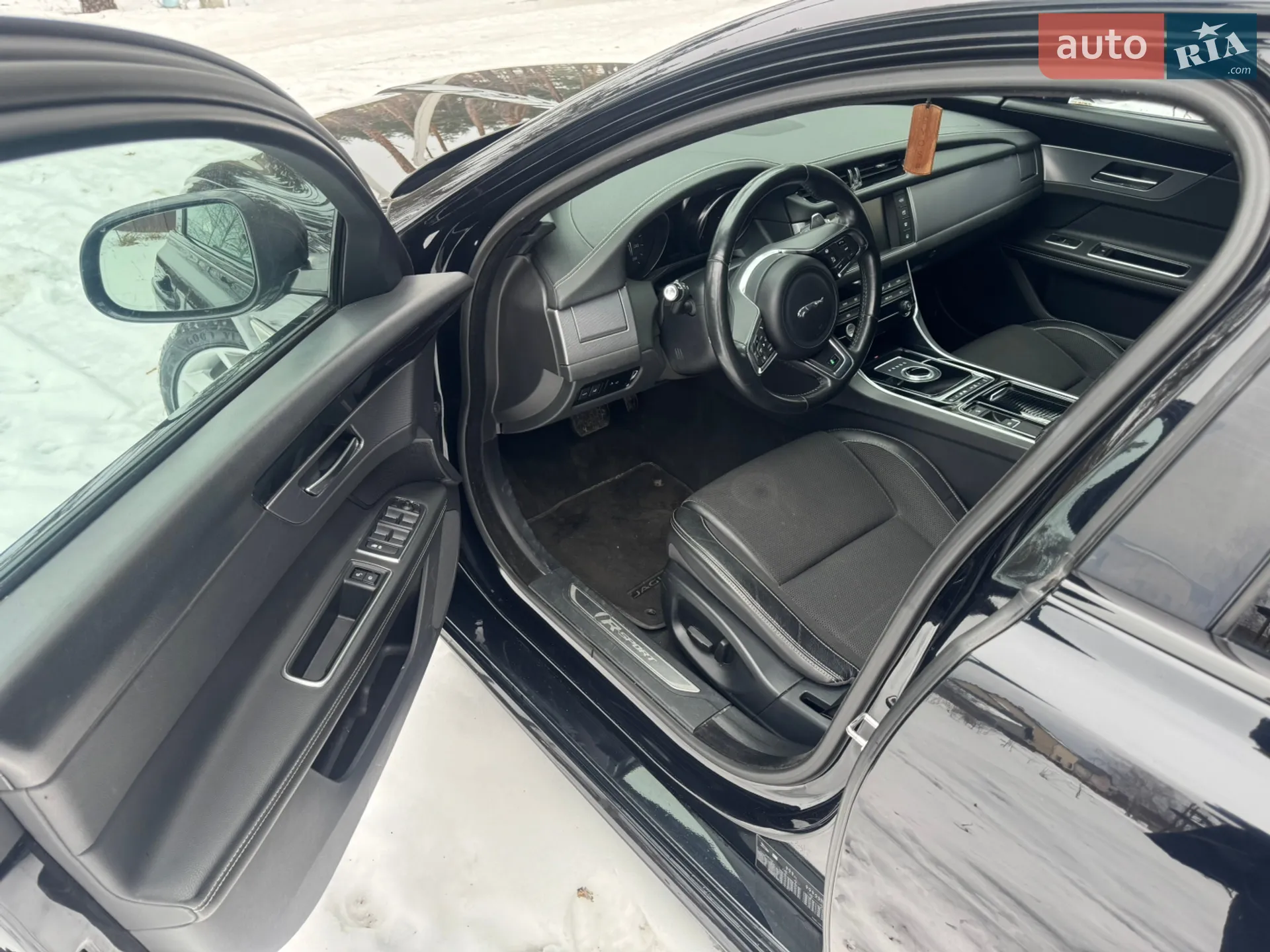 2018 Jaguar XF - мініатюра 36