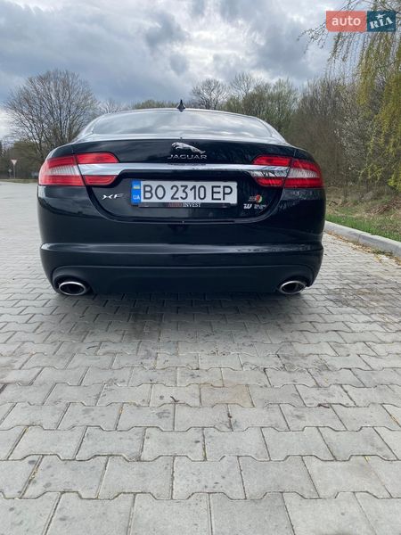 Седан Jaguar XF 2014 в Чорткове