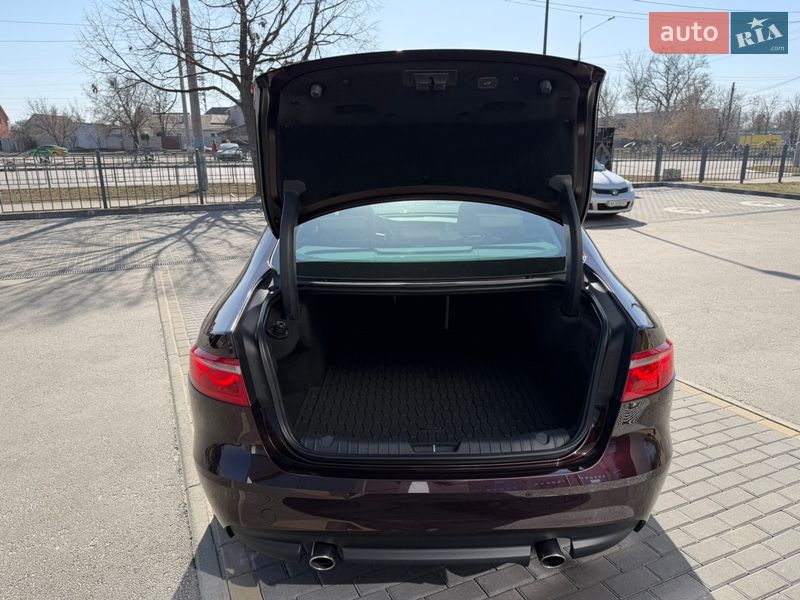 Седан Jaguar XF 2019 в Харкові
